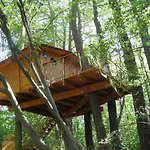 Treehouse V Brdech شاليه