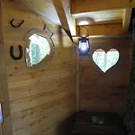 شاليه Treehouse V Brdech