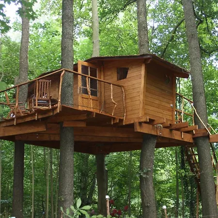 Treehouse V Brdech Chalet