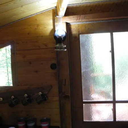 Treehouse V Brdech * Bohutin (Central Bohemian)